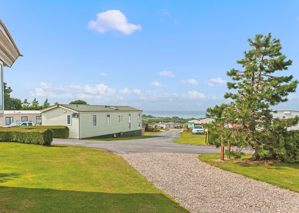 Ocean Heights Holiday Park New Quay  Buitenkant foto